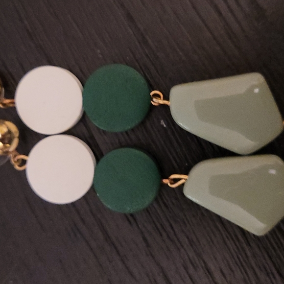 Approx 3 " long earrings - Picture 3 of 3